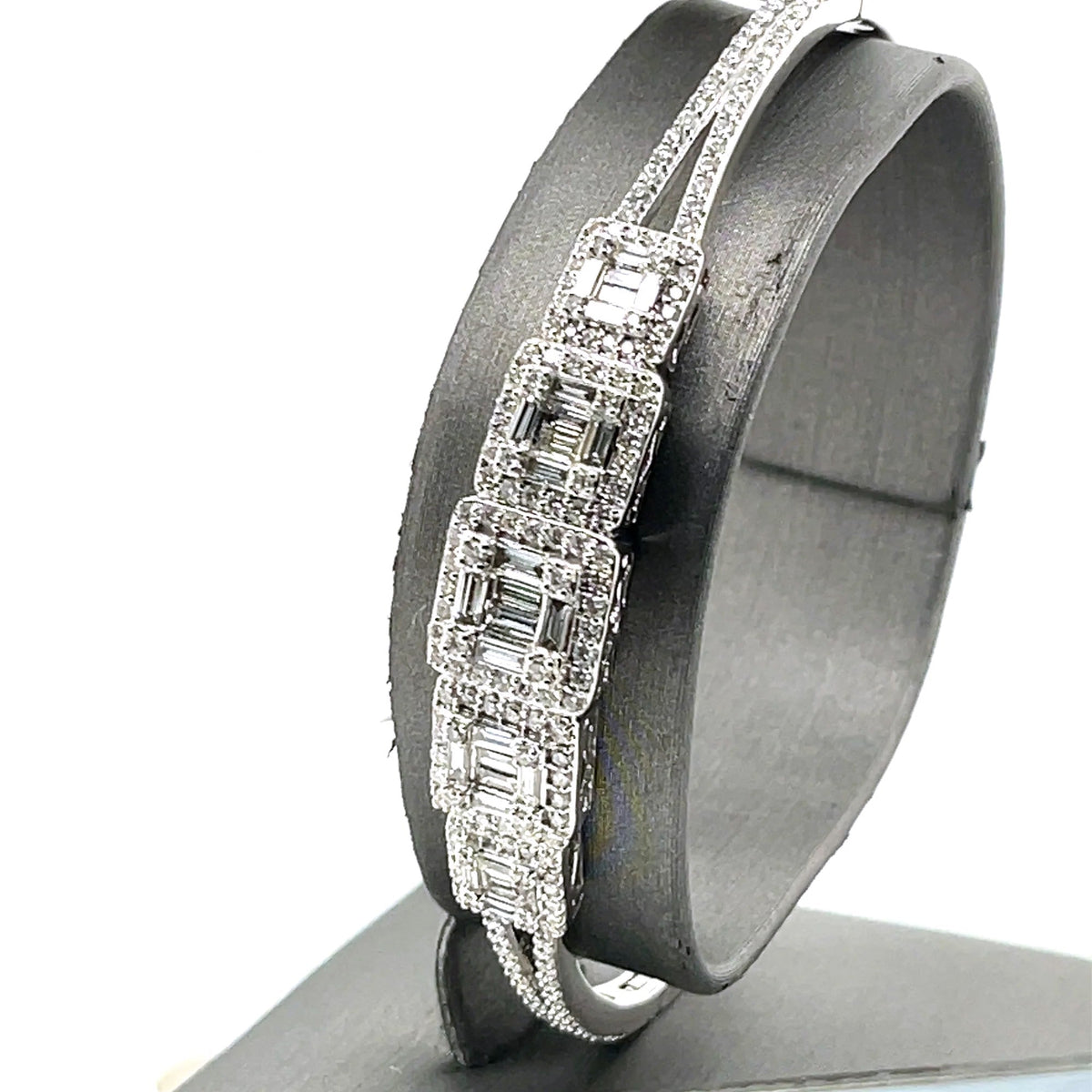 14k White Gold 2.35 Ct Diamond Ladies Bangle Bracelet, 16.9g