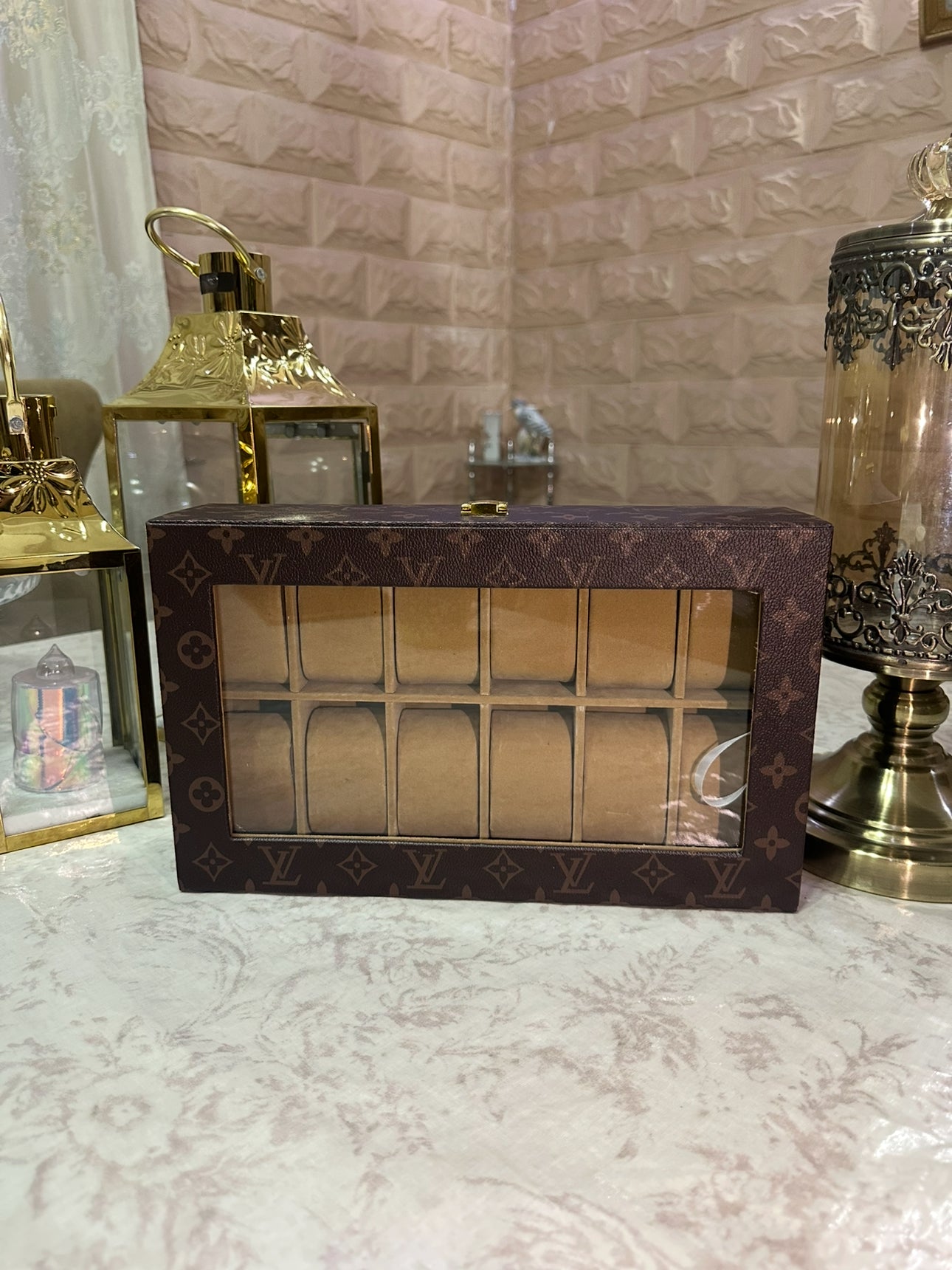 LV Watch Organizer