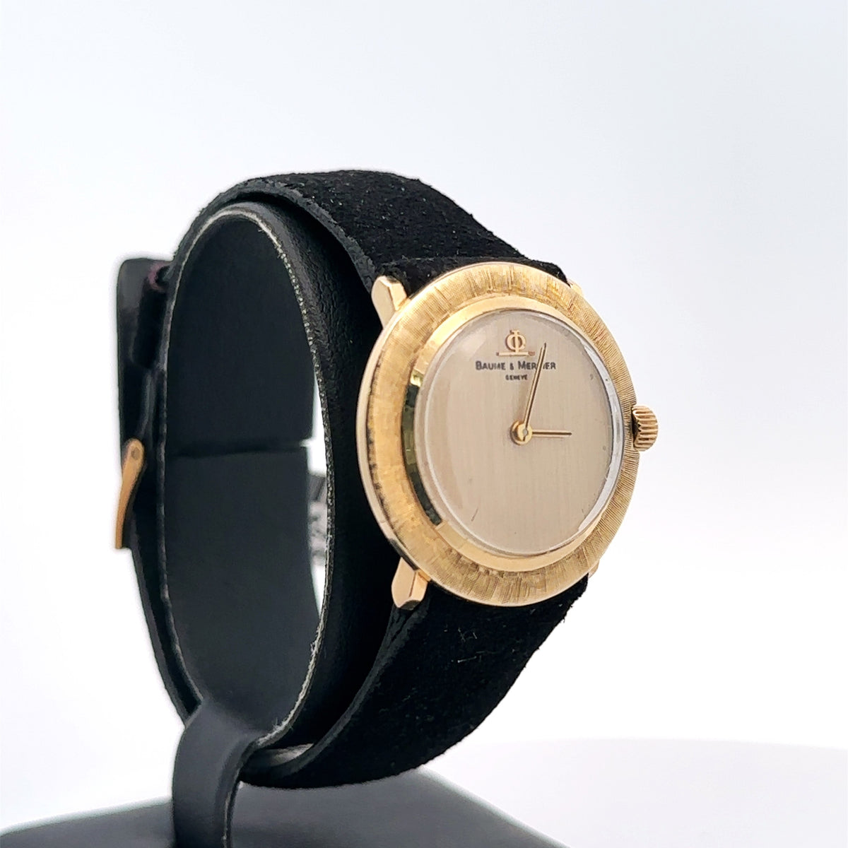 Baume & Mercier QUARTZ WATCH, 14k Gold  - 28MM- (pre-owned)