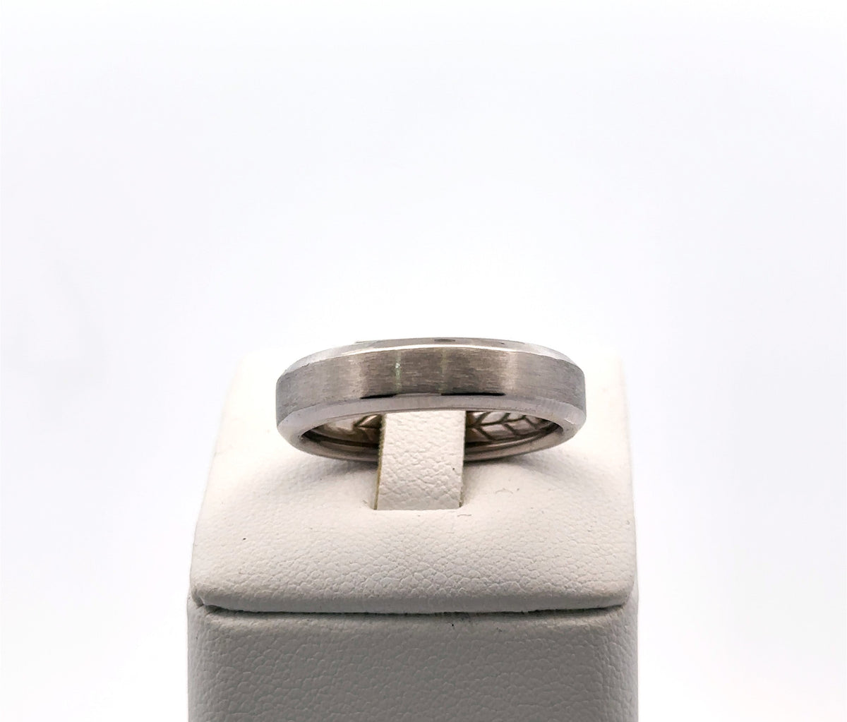 David Yurman 18k White Gold Men's Beveled Band Ring 13.8gm, Size 11 S107807