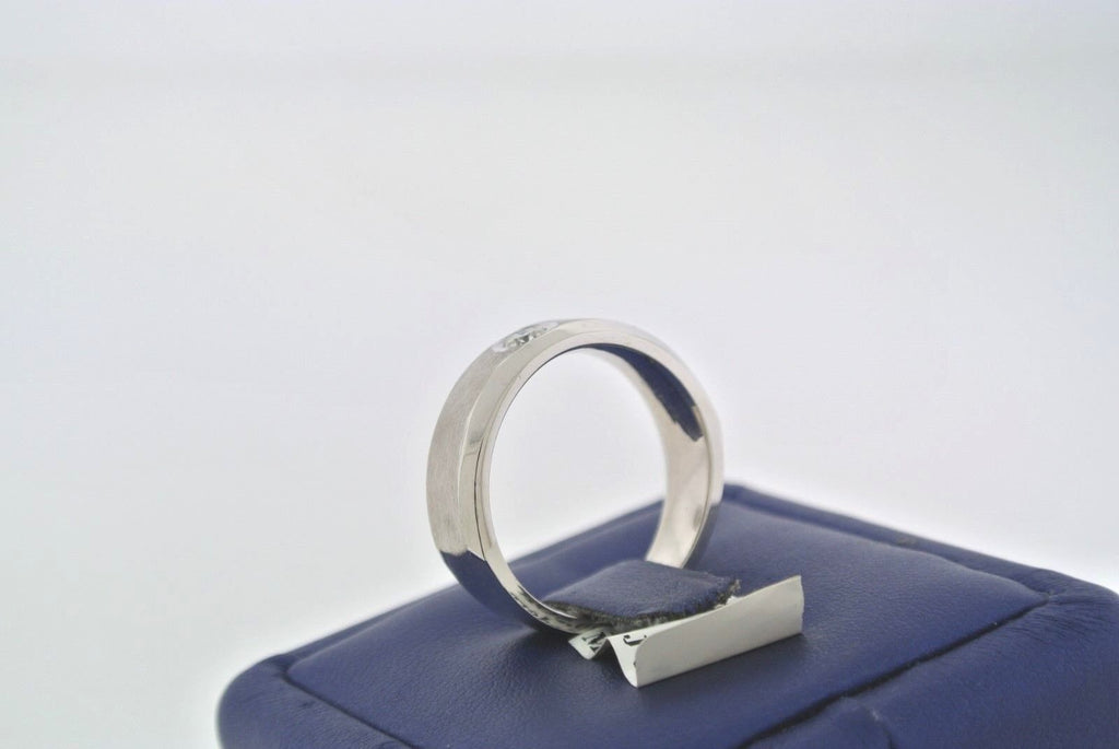 14K WHITE GOLD 0.25 CT DIAMOND MEN'S WEDDING BAND WEIGHT 10.5 GM, SIZE 9