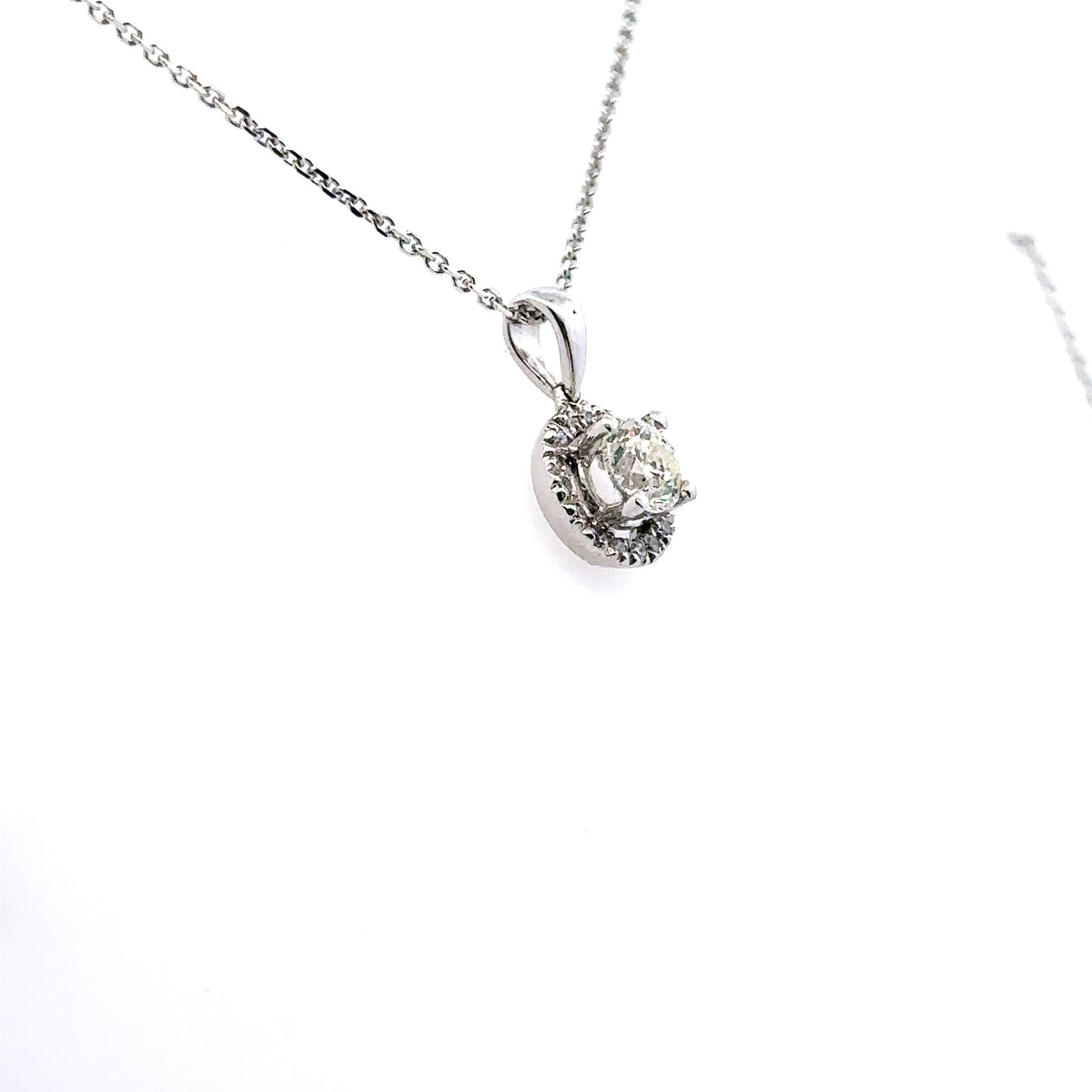 14k White Gold 0.65 Ct Diamond Pendant Necklace, 2.8gm, S107550