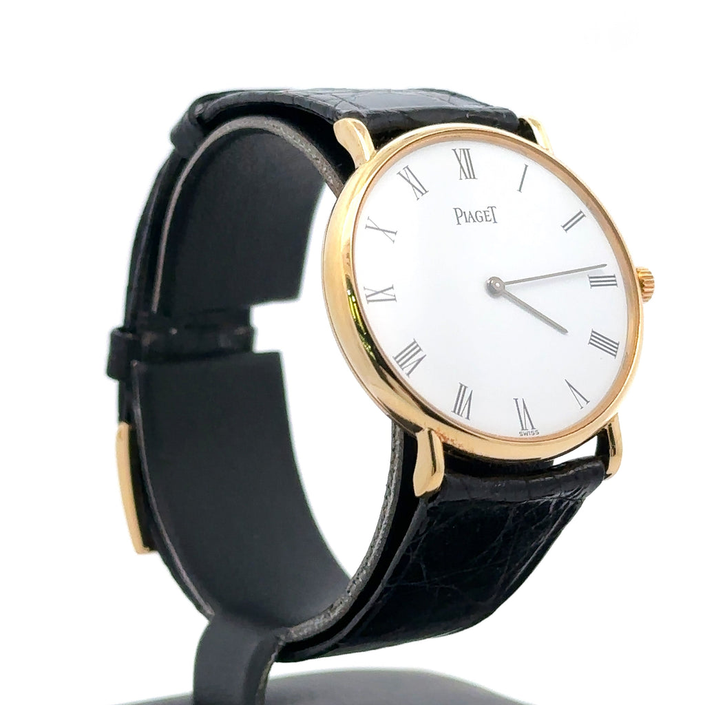 Vintage Piaget 8065 Quartz Solid 18K Yellow Gold White Dial 31.5mm watch pre owned