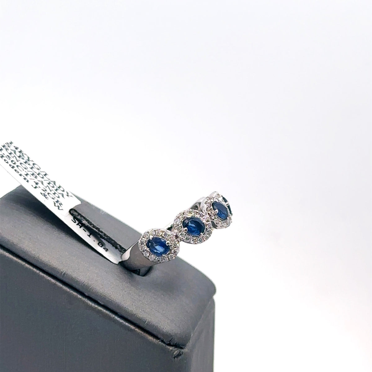 14K White Gold 1.35CT Diamond & Sapphire Band, 4.2gm, Size 7.25, S108034