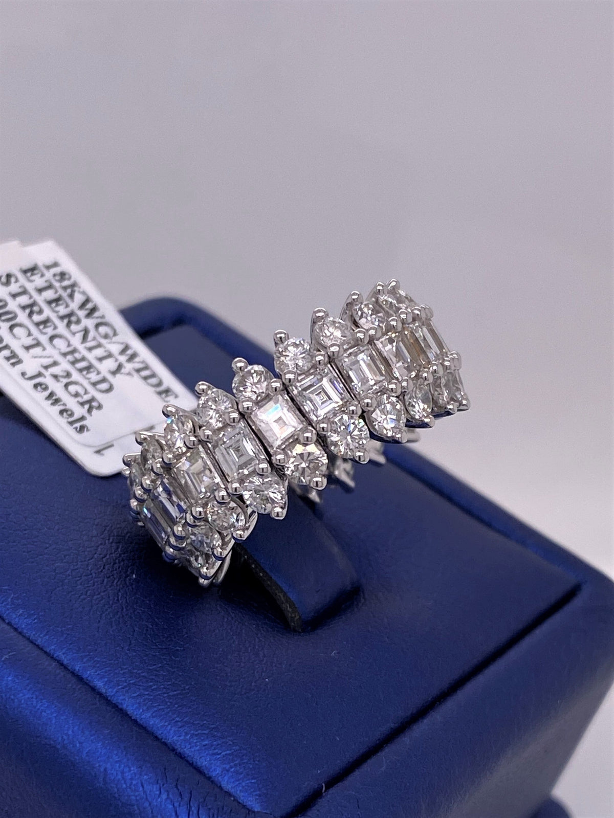 18k White Gold 8.00 CT Diamond Ladies Stretch Band