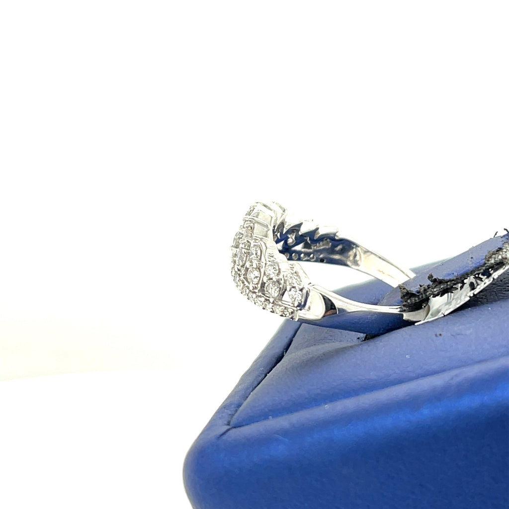 14k White Gold 1.00 CT Diamond V Shaped  Band, 3.7gm Size 6