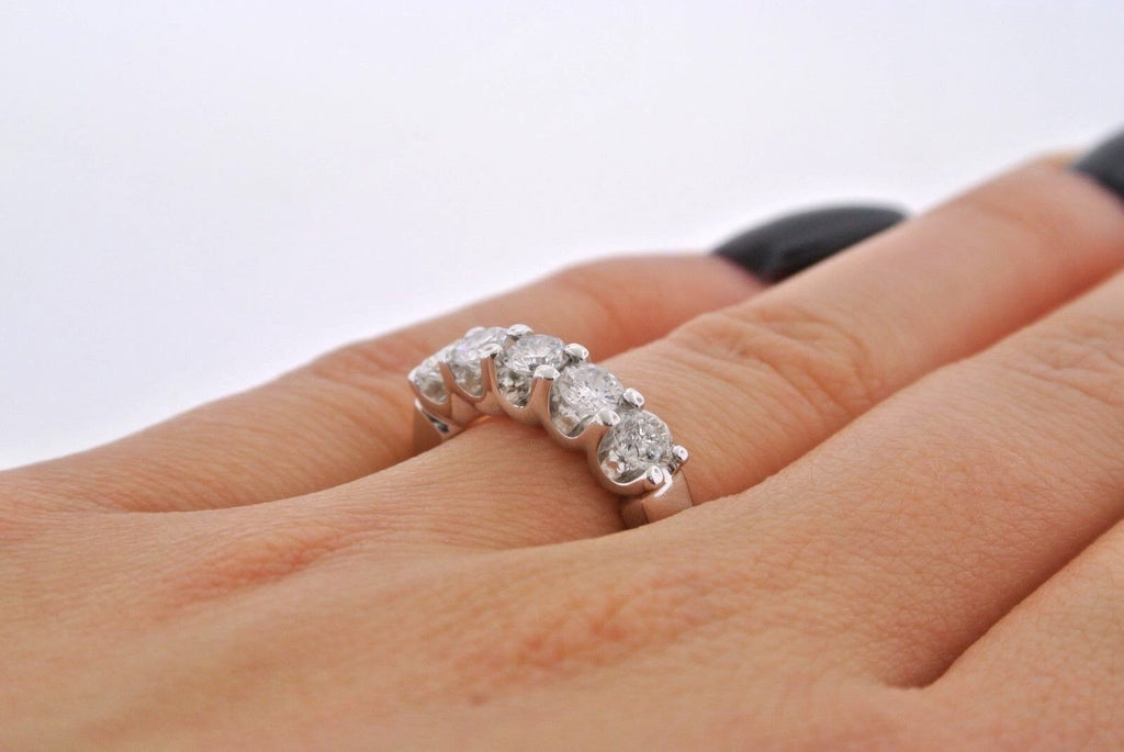 14k White Gold 1.00 CT Diamond Ladies Band, 5.4gm, Size 5.25