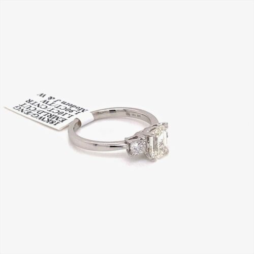 18K white Gold 1.90 CT Diamond Engagement Ring, 3.3g, Size 6.5