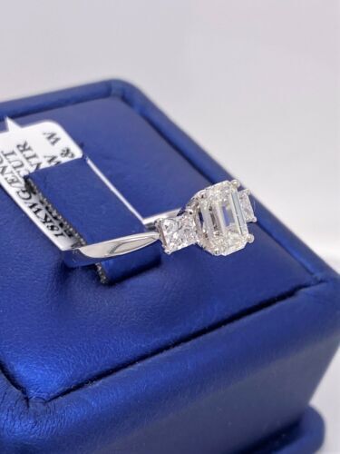 18K white Gold 1.90 CT Diamond Engagement Ring, 3.3g, Size 6.5
