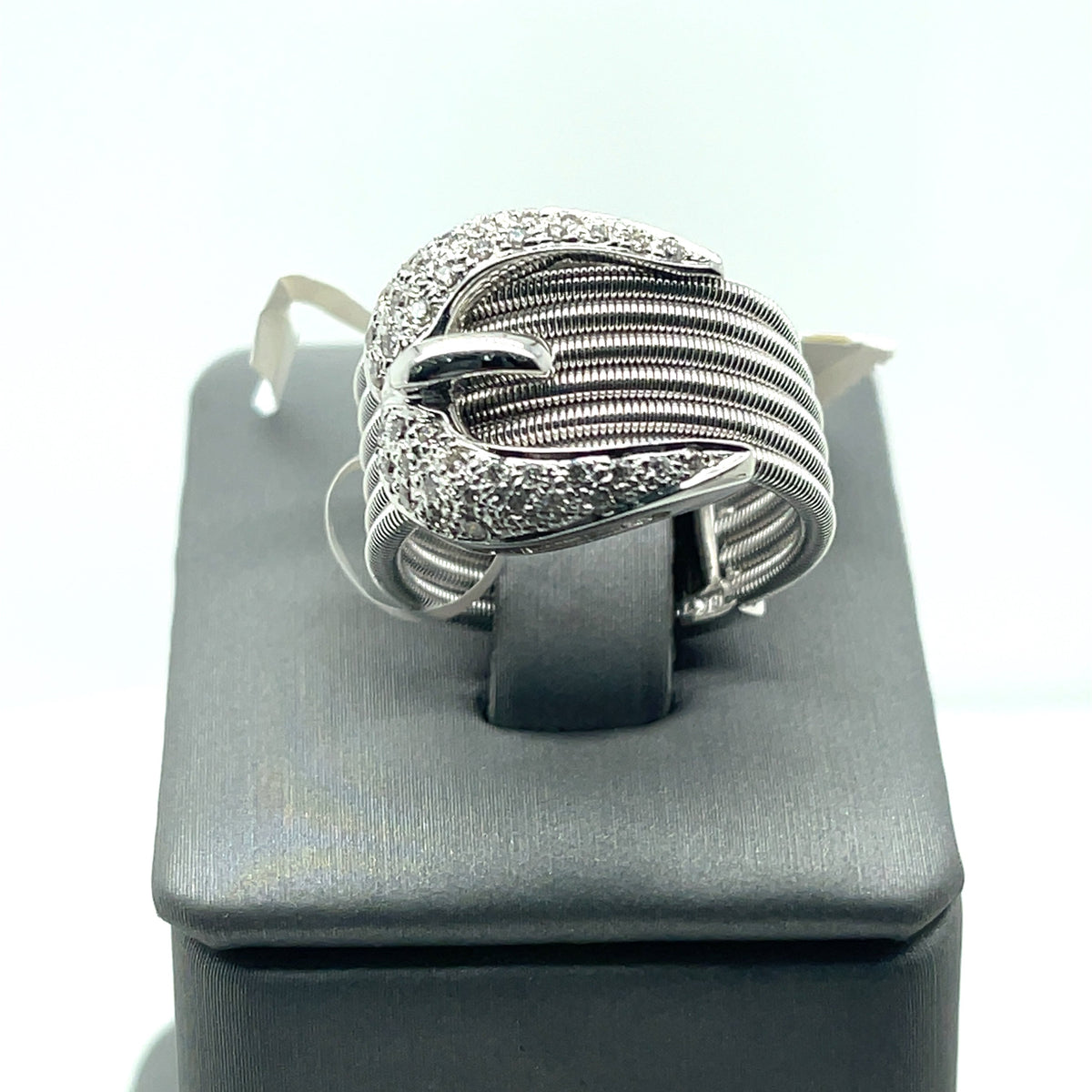 18k White Gold 0.50 Buckle Diamond Ladies Ring , 14.9g, Size 7