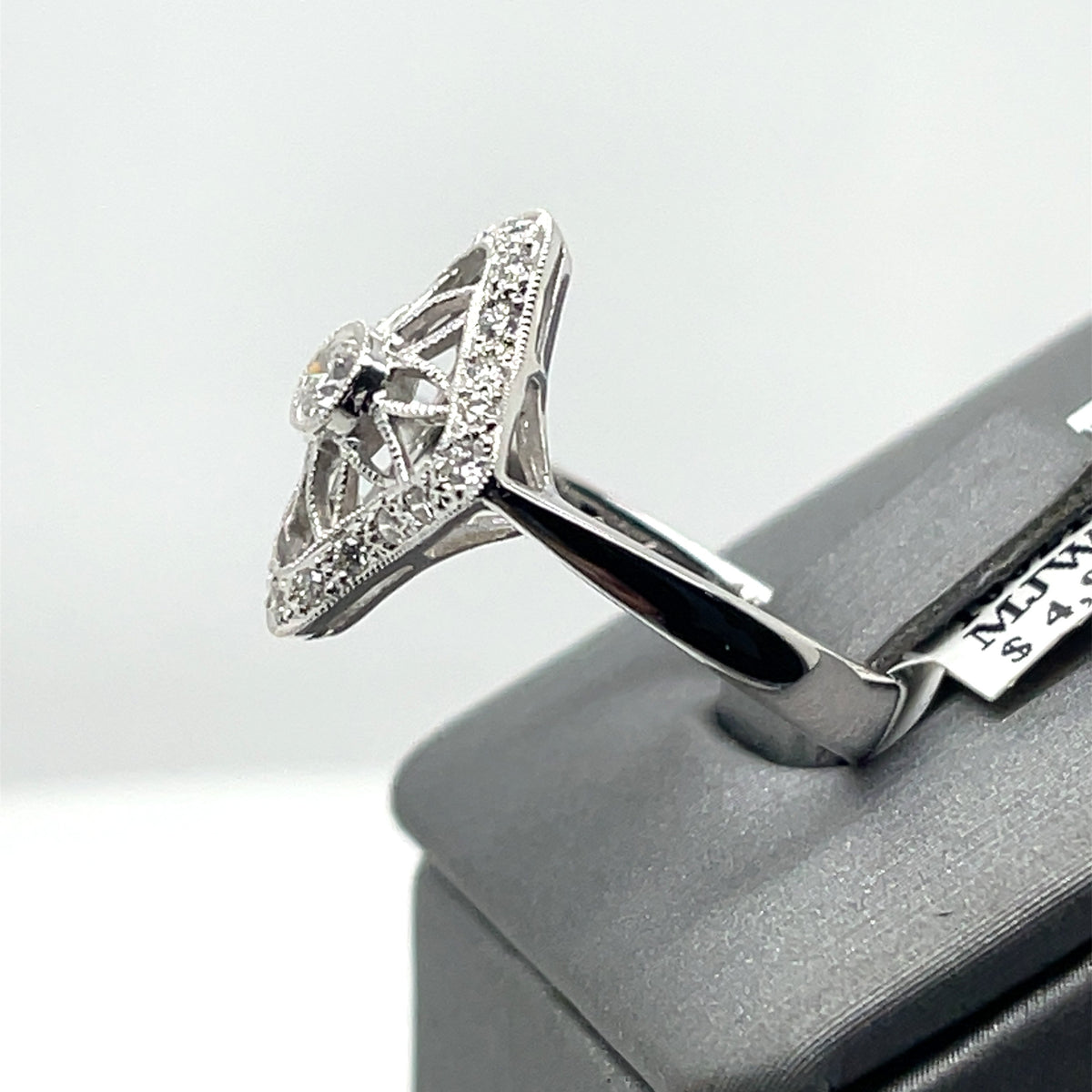 Fancy Ladies 18k White Gold 0.35 CT Diamond Ring  4.3g Size 7.25
