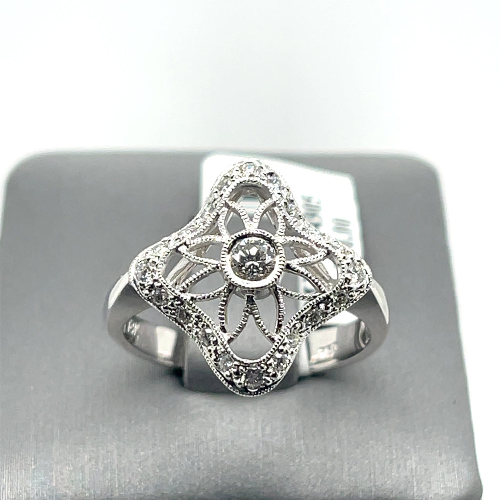 Fancy Ladies 18k White Gold 0.35 CT Diamond Ring  4.3g Size 7.25