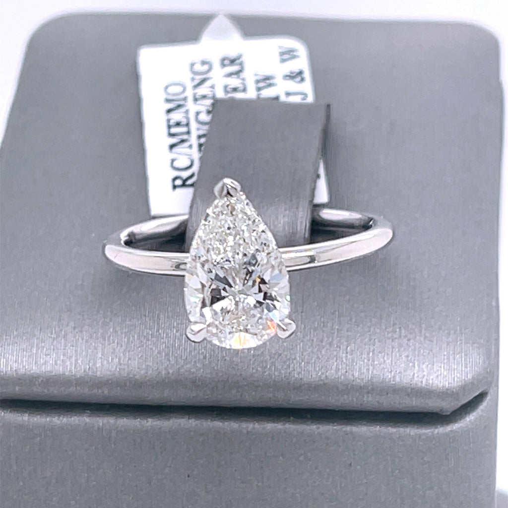 18k White Gold 1.75 CT Pear Shape Diamond Engagement Ring, 2.7gm