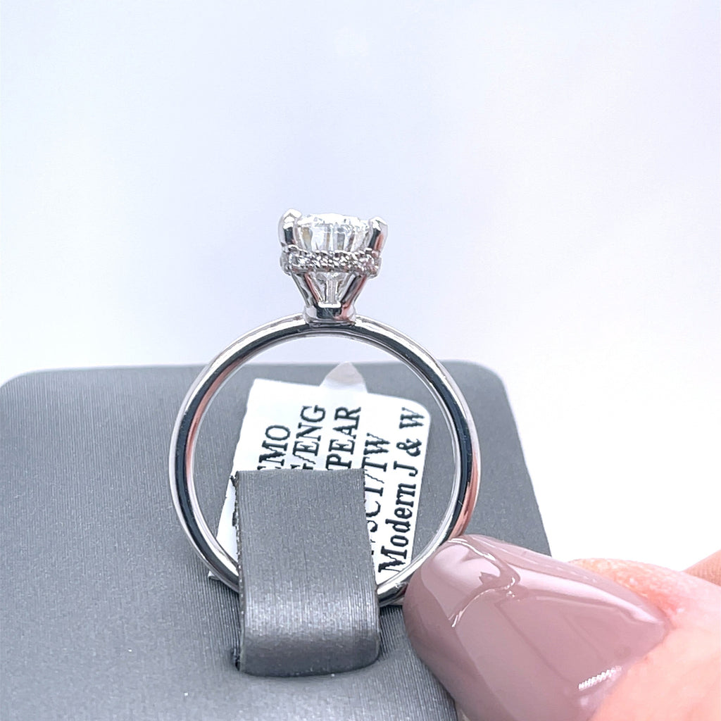 18k White Gold 1.75 CT Pear Shape Diamond Engagement Ring, 2.7gm