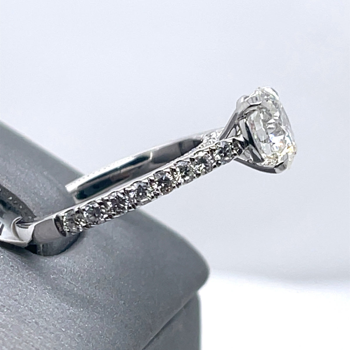 18k White Gold 2.35CT Round Cut Diamond Engagement Ring, Size 6, 3.0G