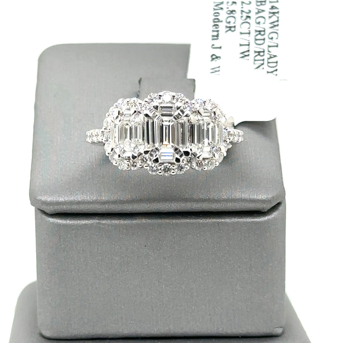 14k White Gold 2.25CT Baguette & Round Diamond Ring, 5.8gm, size 6.75