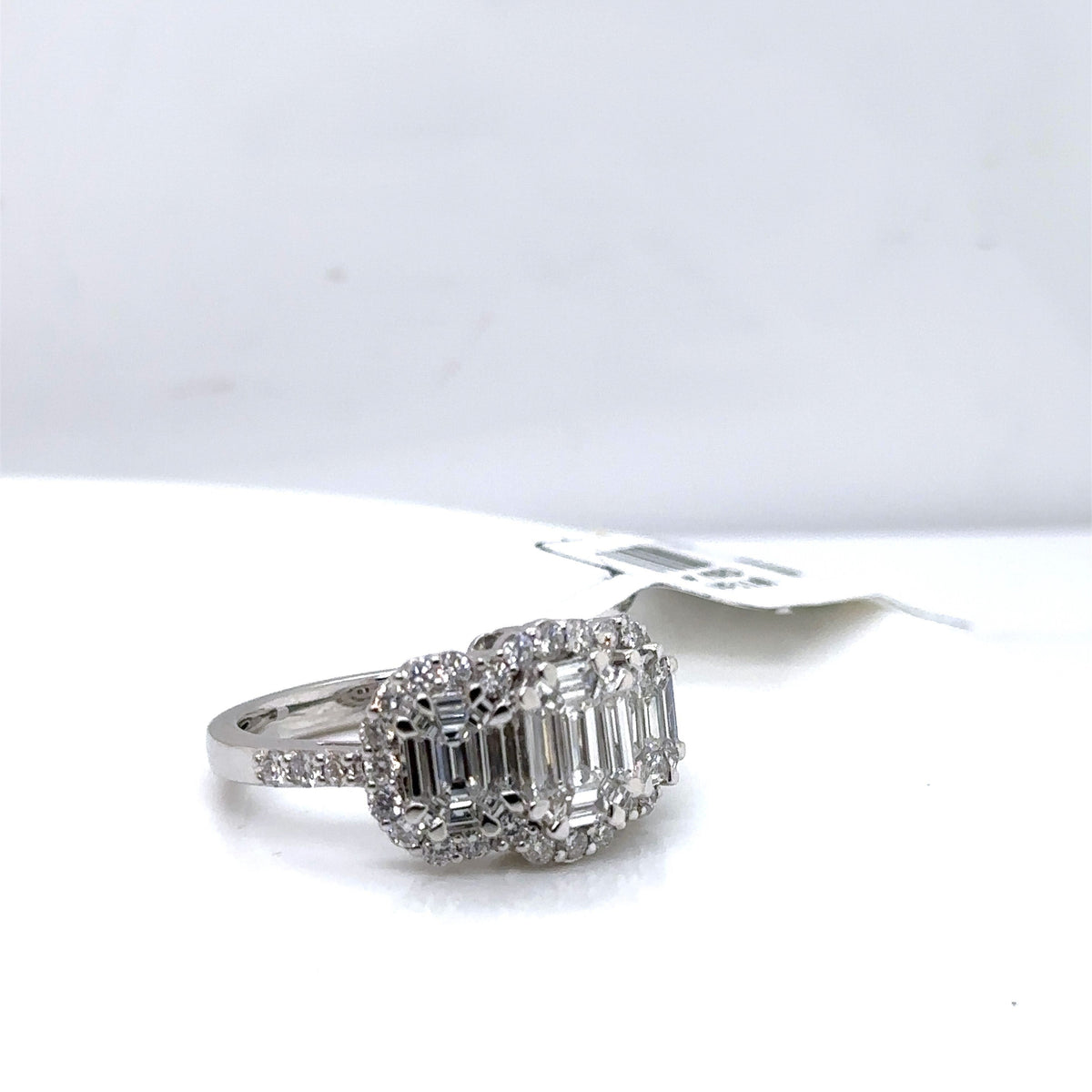 14k White Gold 2.25CT Baguette & Round Diamond Ring, 5.8gm, size 6.75