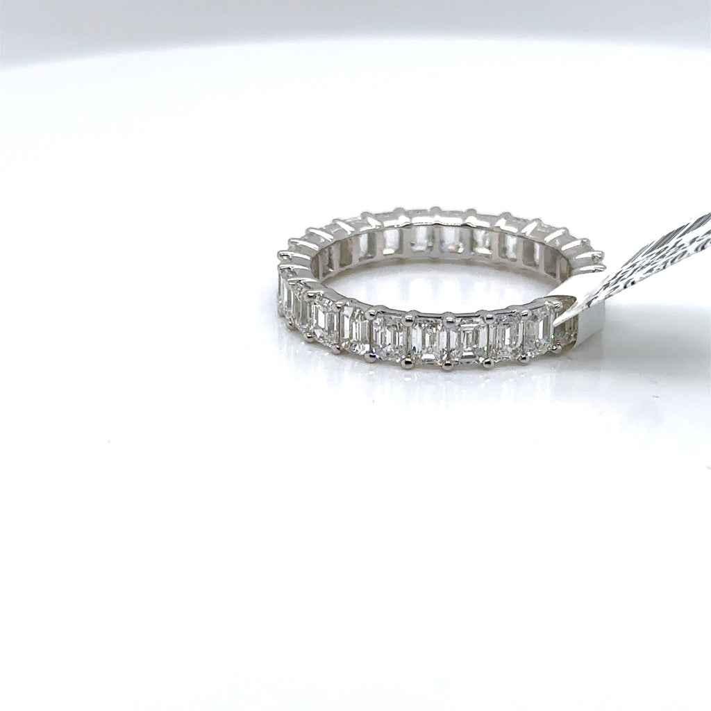 14K White Gold 4.00CT Emerald Diamond Eternity Band, 2.6gm, Size 7