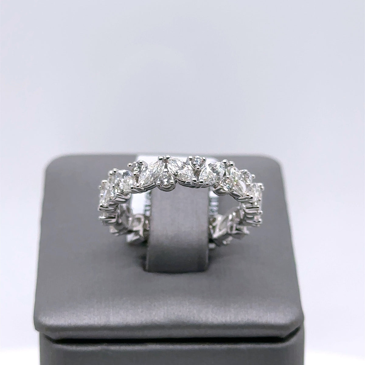 14k White Gold 3.50CT Baguette & Round Diamond Ring, 3.7gm, size 7