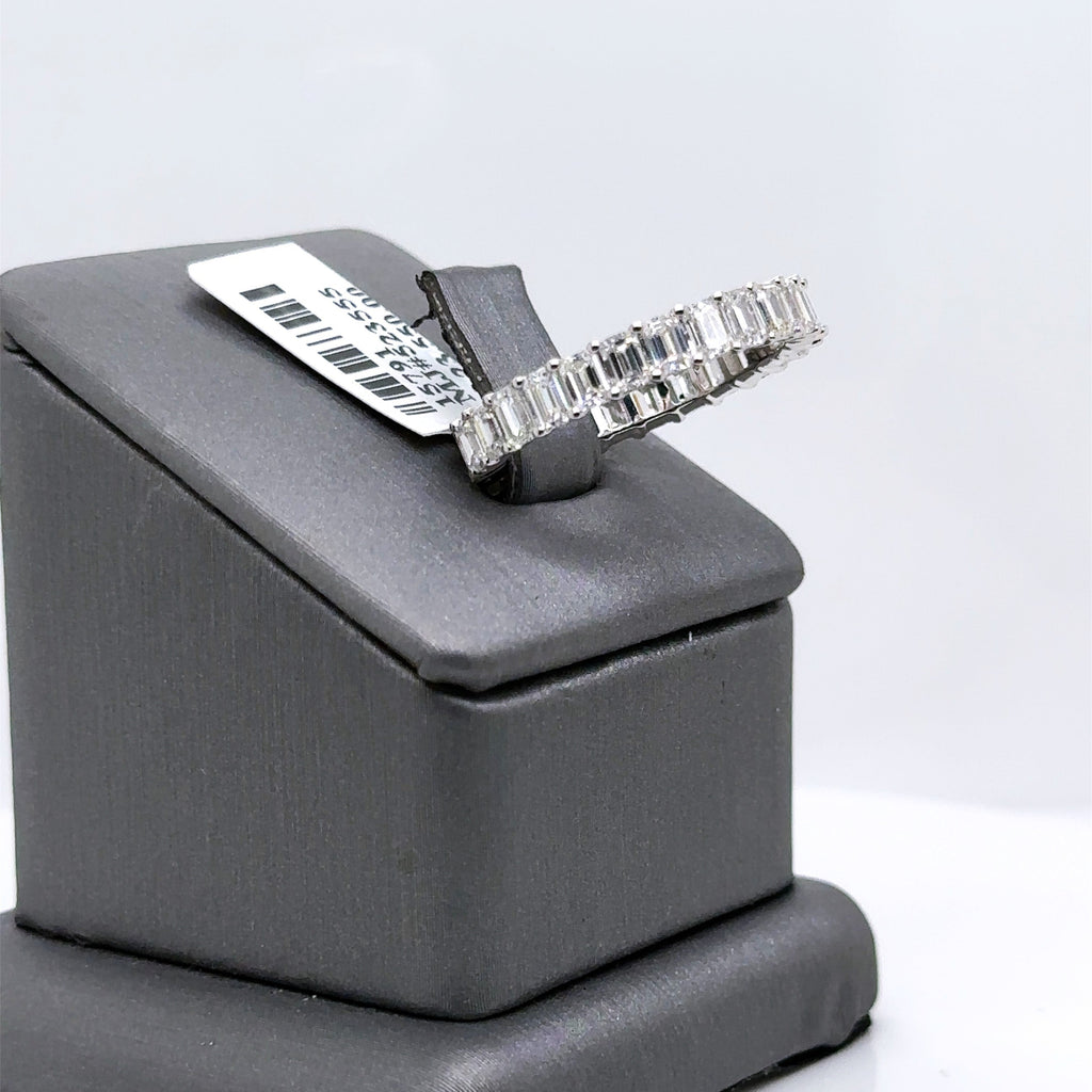 14K White Gold 4.00CT Emerald Diamond Eternity Band, 2.6gm, Size 7
