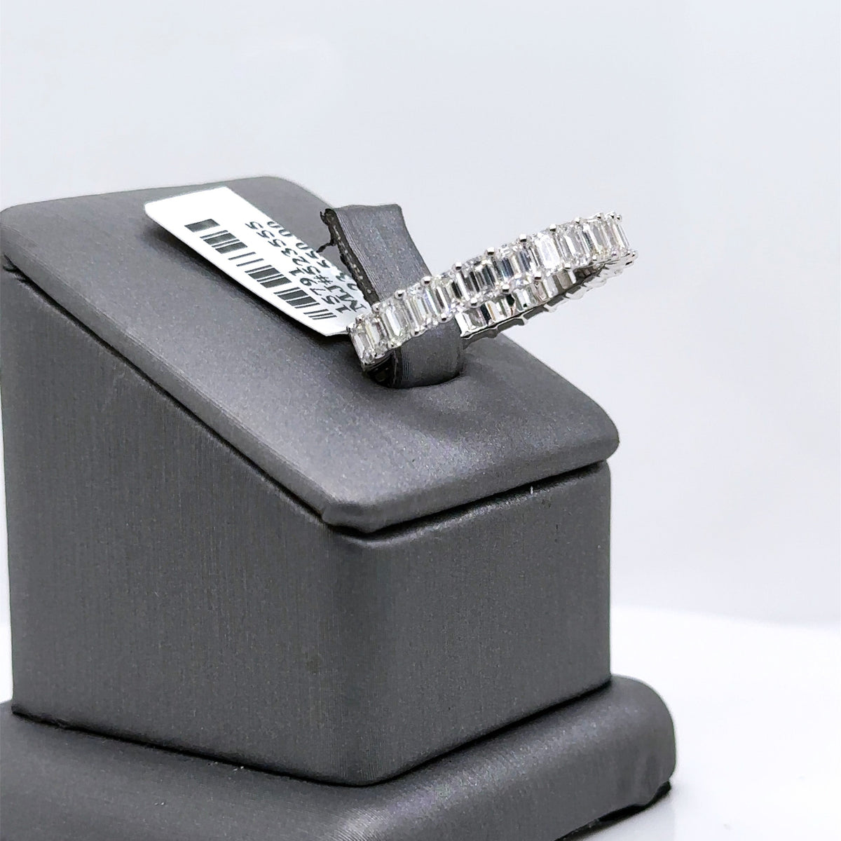 14K White Gold 4.00CT Emerald Diamond Eternity Band, 2.6gm, Size 7