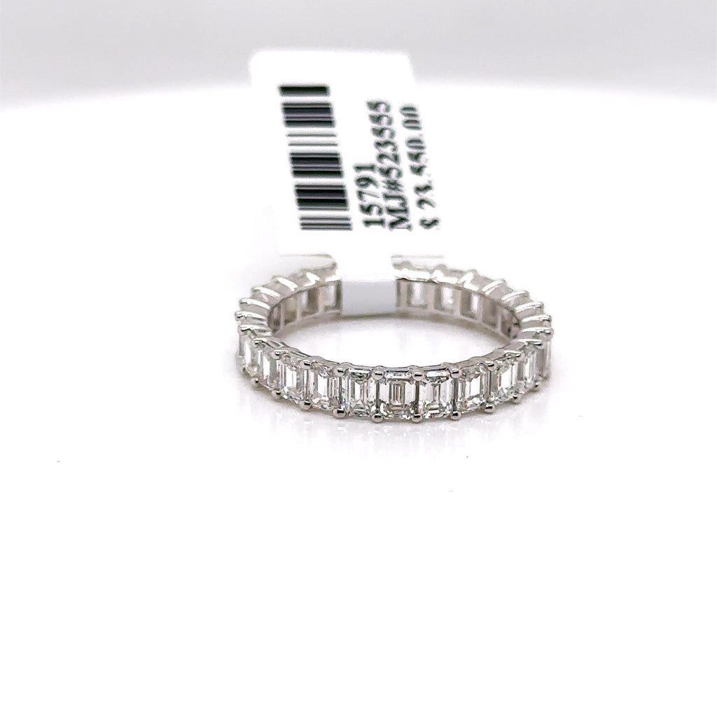 14K White Gold 4.00CT Emerald Diamond Eternity Band, 2.6gm, Size 7
