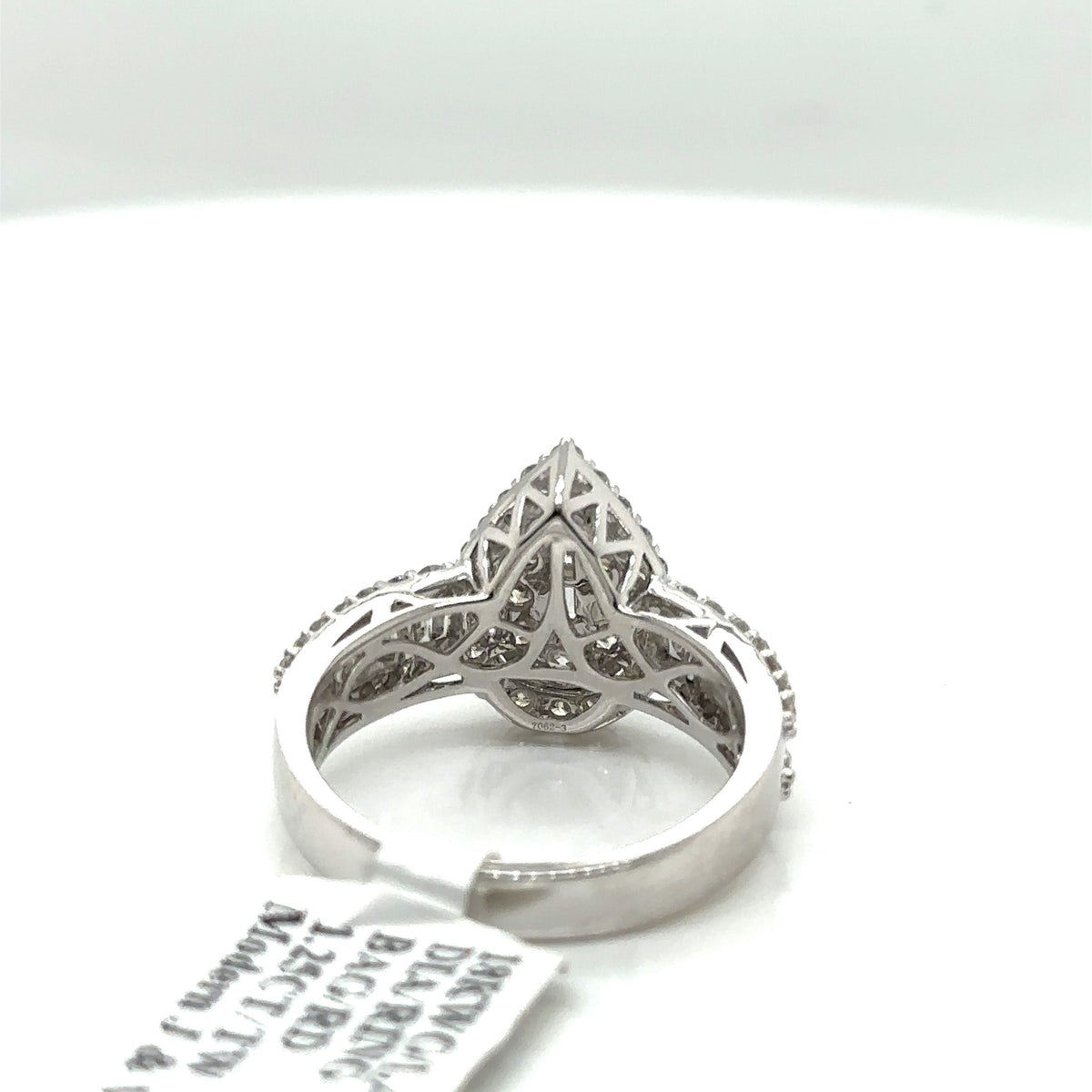 18k White Gold 1.25Ct Diamond Cluster Pear Shaped Ring 5.3gm, Size 7