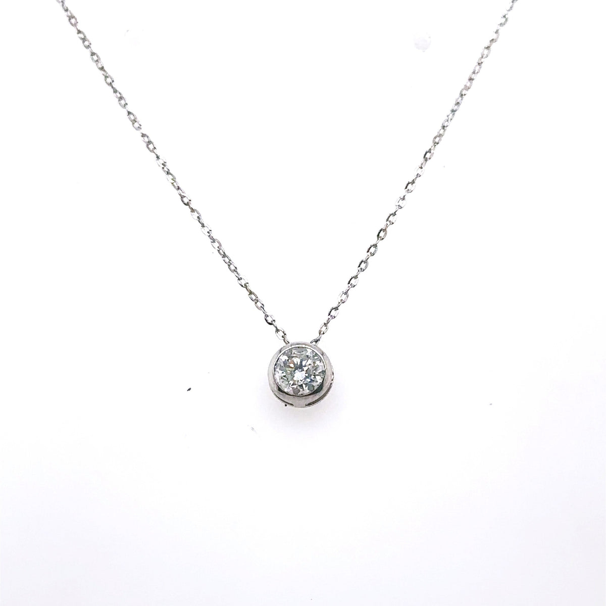 14k White Gold 0.25 Ct Diamond Bezel Pendant Necklace, 1.6gm, S14565