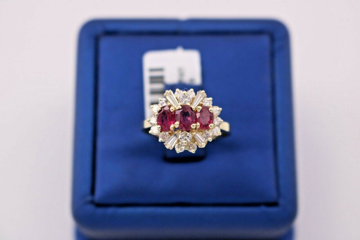 14K Yellow Gold 2.00 CT Ruby & Diamond Cluster Ladies Ring, 4.3gm, S105391