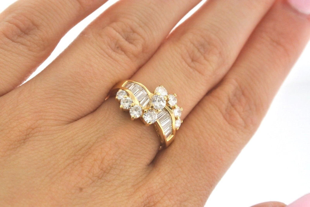 18K YELLOW GOLD 1.25CT DIAMOND TWISTED DESIGN CLUSTER RING S101766