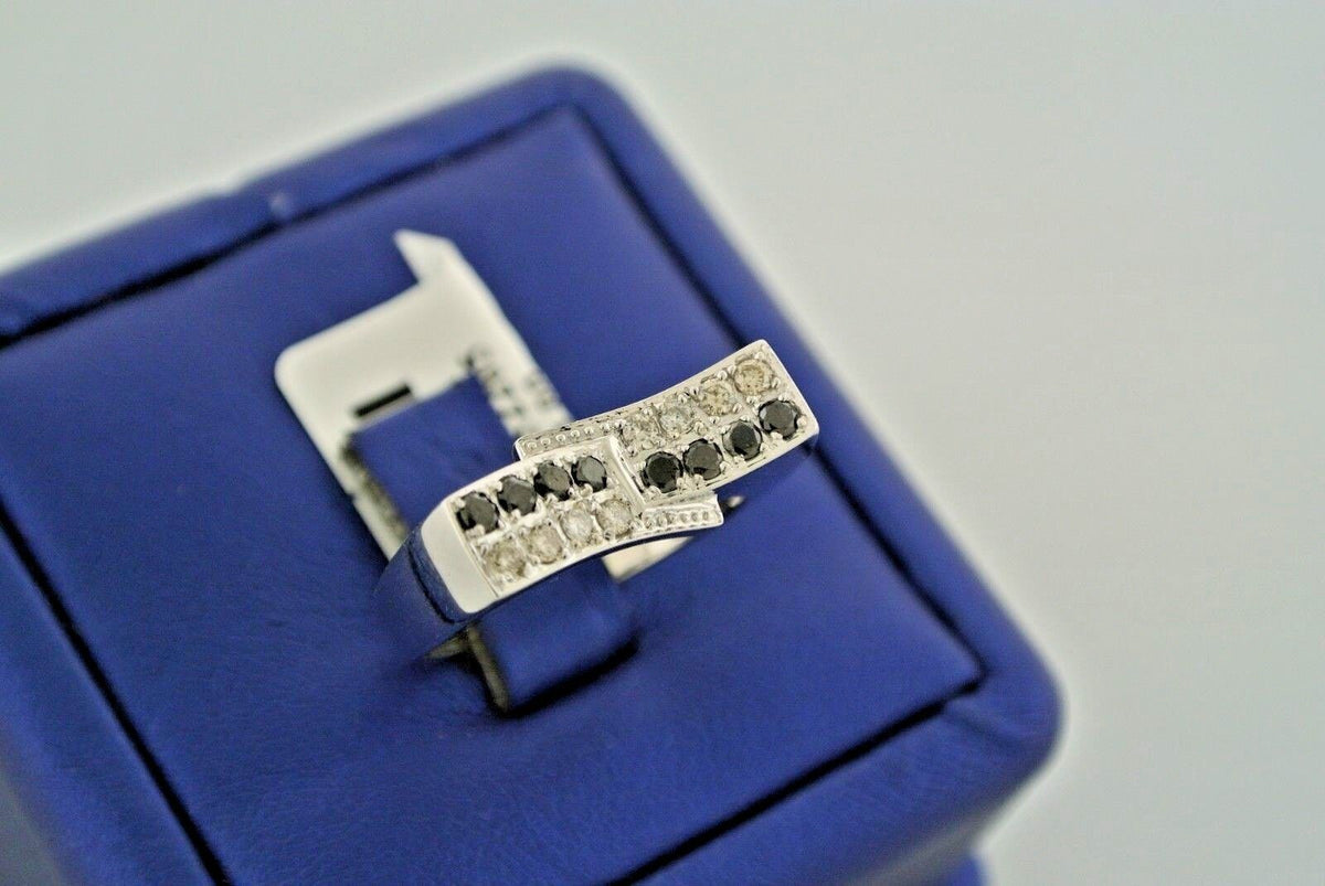 14k White Gold 0.50 CT Black & White Diamond Ring, 4.2gm, Size 7.25, S104373