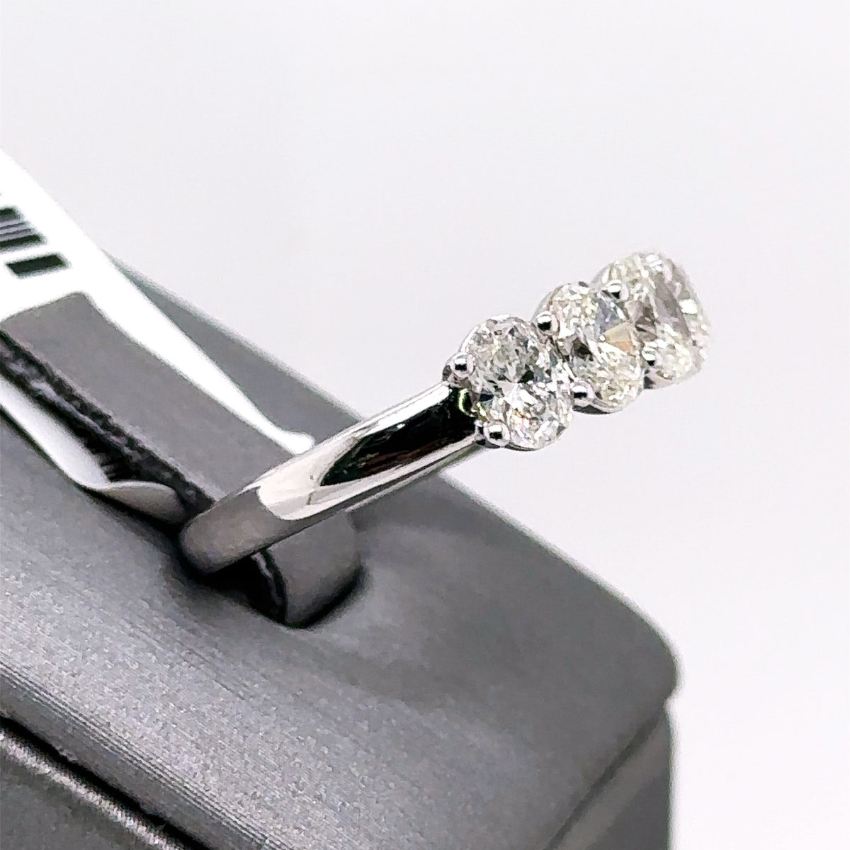 14k White Gold 1.50CT Oval Cut Diamond Ladies Band, 4.0g, Size 7, S107621