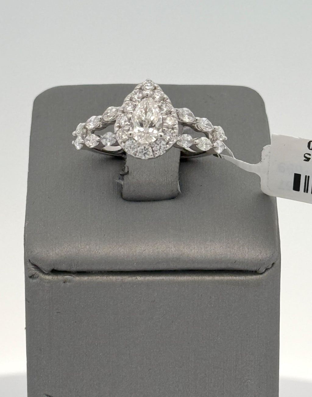 10k White Gold 1.85CT Pear Shape Diamond Engagement Ring, 4.0gm, S16554
