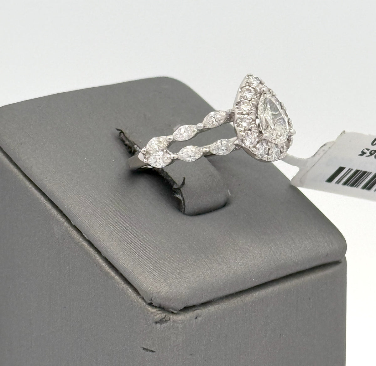 10k White Gold 1.85CT Pear Shape Diamond Engagement Ring, 4.0gm, S16554
