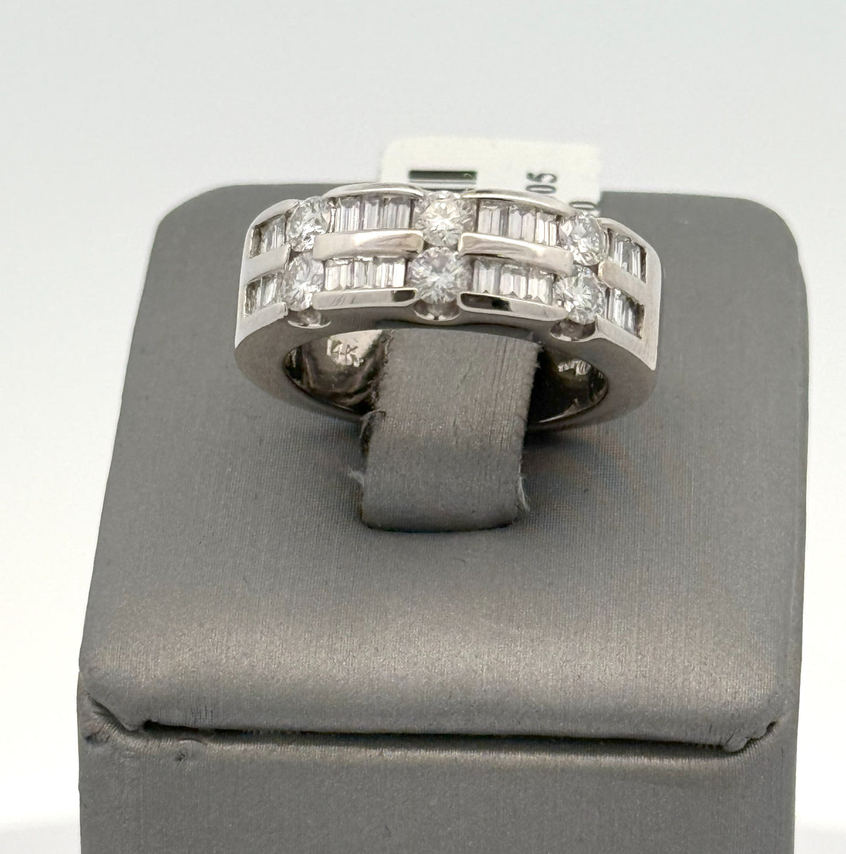 14k White Gold 1.00CT Ladies Diamond Ring, 9.4gm, Size 6, S108308