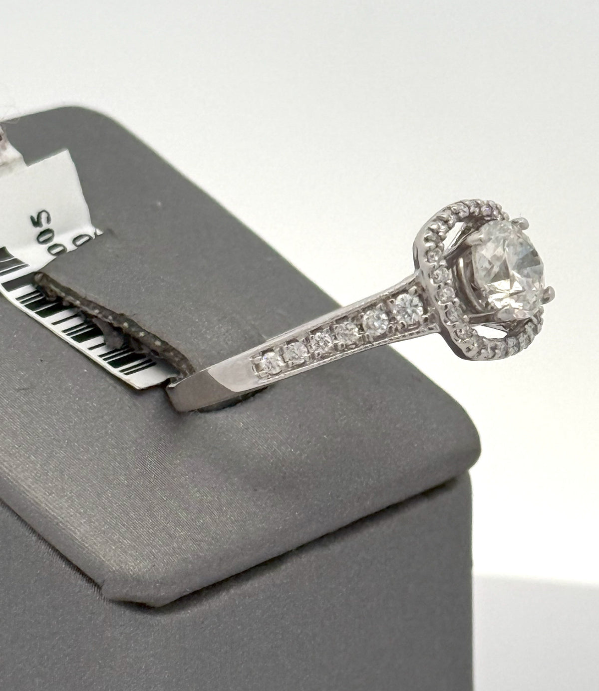 14K White Gold 1.25 CT Diamond Engagement ring, Size 7, 3.9g S107646