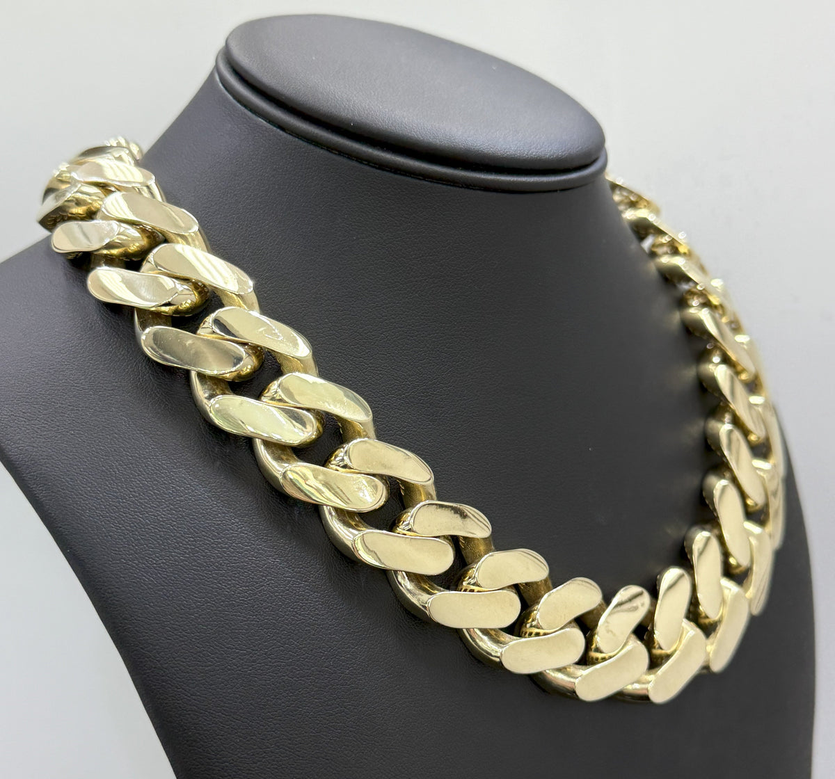 10k Yellow Gold Holl Cuban Link Chain necklace, 20", 82g, S108437