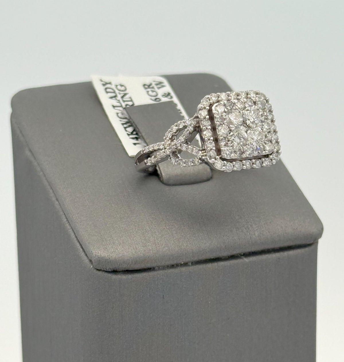 14k White Gold 1.00 CT Diamond Cluster Ring, 4.6g, Size 5,75, S108427