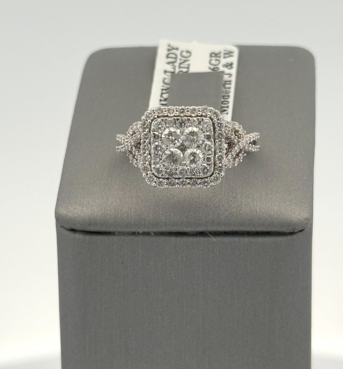 14k White Gold 1.00 CT Diamond Cluster Ring, 4.6g, Size 5,75, S108427