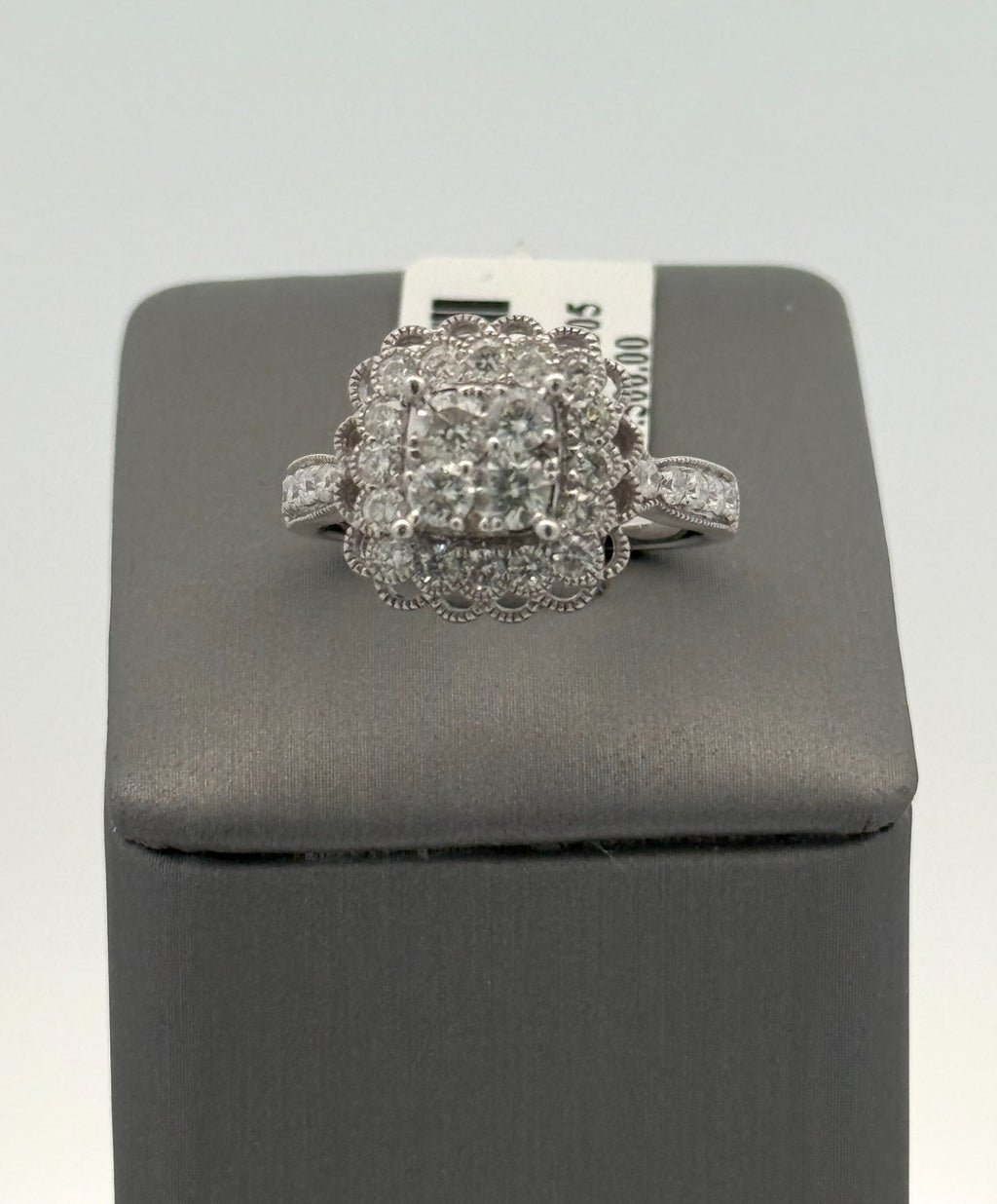 14k White Gold 1.00 CT Diamond Cluster Ring, 4.9g, Size 7, S108423