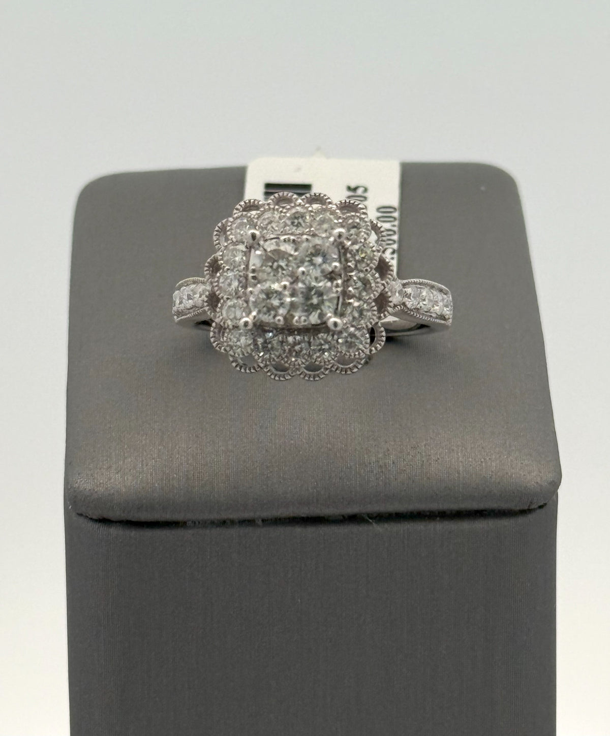 14k White Gold 1.00 CT Diamond Cluster Ring, 4.9g, Size 7, S108423