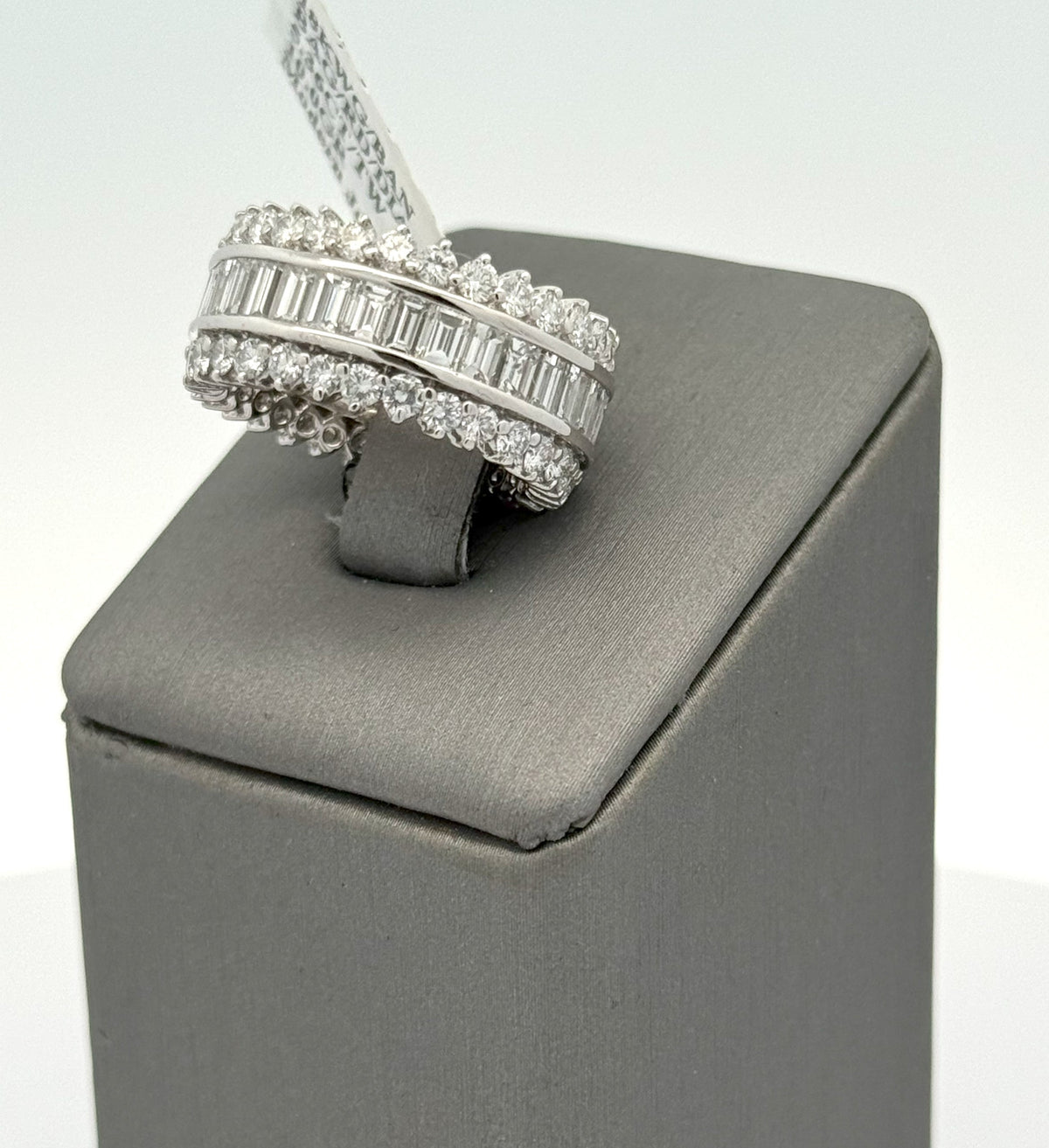 18k White Gold 5.36CT Baguette & Round Diamond Ring, 10gm, size 6 , S16622