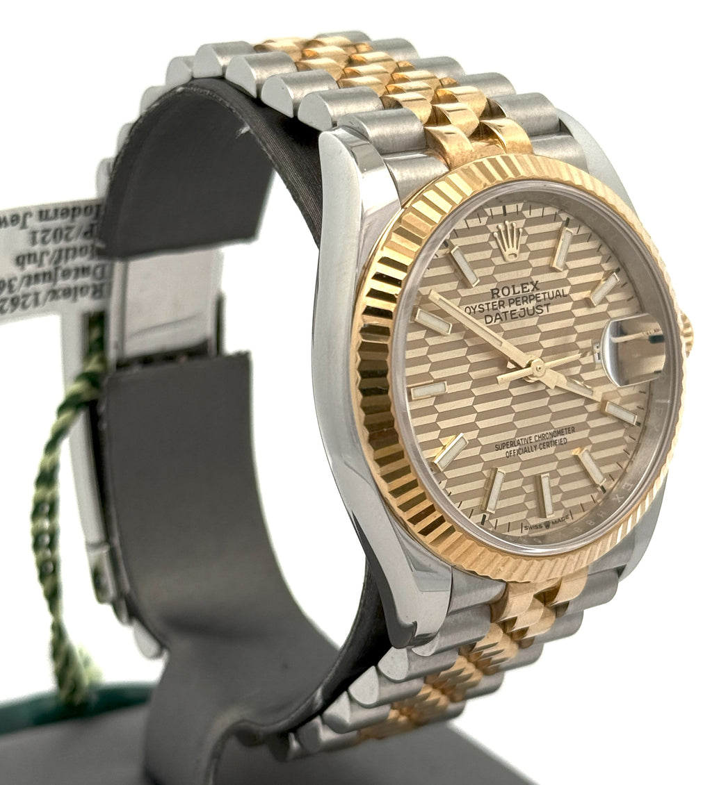 Pre-owned Rolex Datejust 36 Dial  - 126233 - 36mm - Yellow Gold/Steel Golden Fluted Motif Watch, S16282