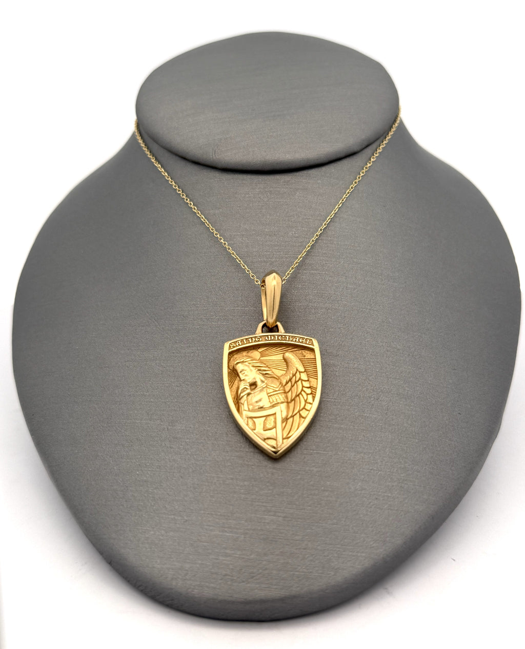 David Yurman Men's St. Michael Pendant 18K Yellow Gold, 26mm (Pre-owned)