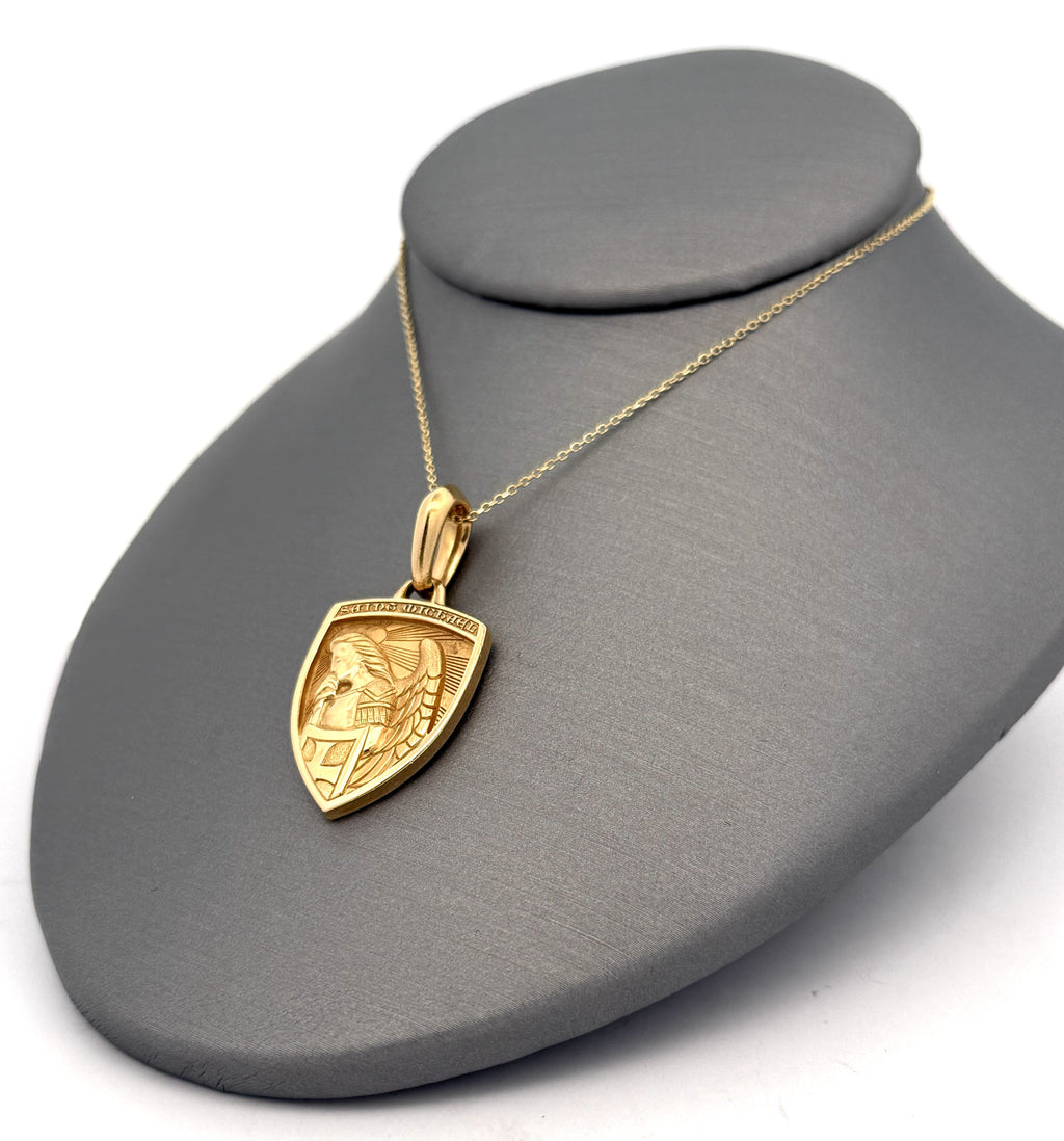 David Yurman Men's St. Michael Pendant 18K Yellow Gold, 26mm (Pre-owned)