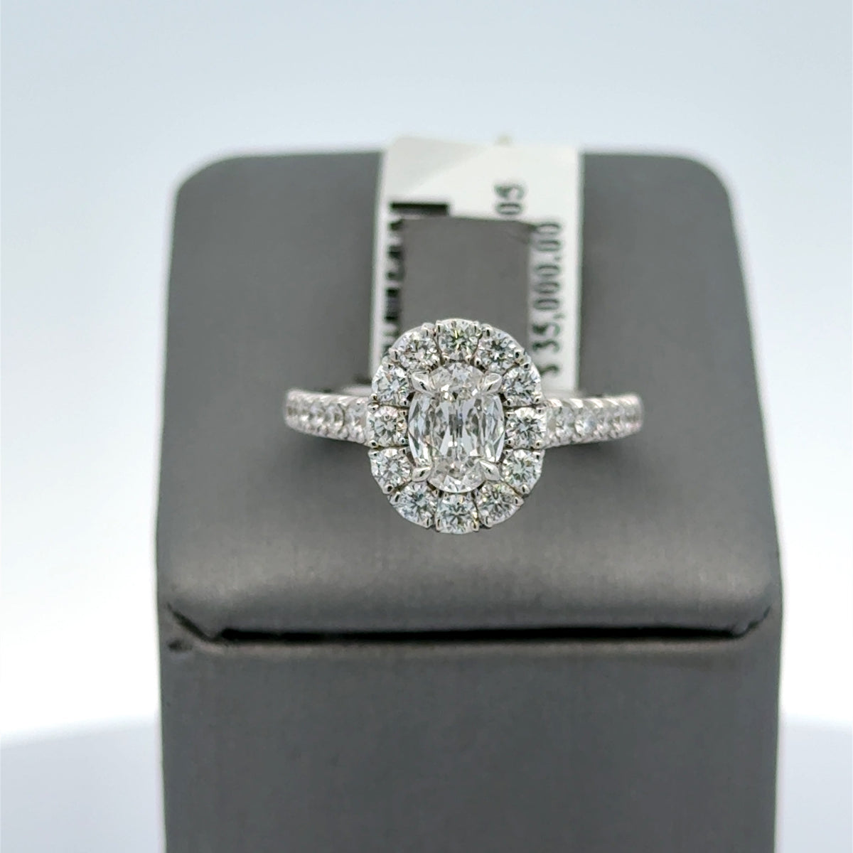 18k White Gold 1.75 CT Oval Diamond Halo Engagement Ring, 5.6g,Size 6,5. S107724