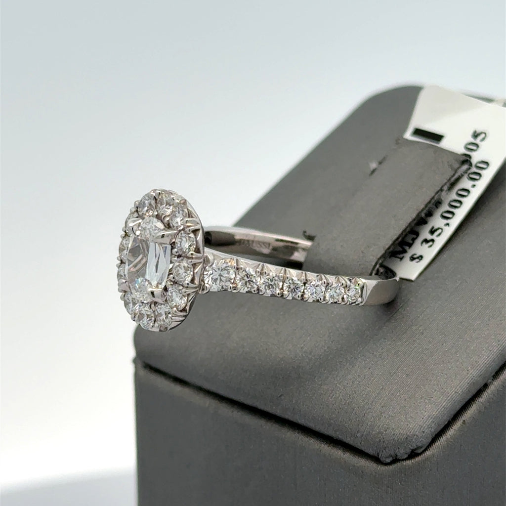 18k White Gold 1.75 CT Oval Diamond Halo Engagement Ring, 5.6g,Size 6,5. S107724