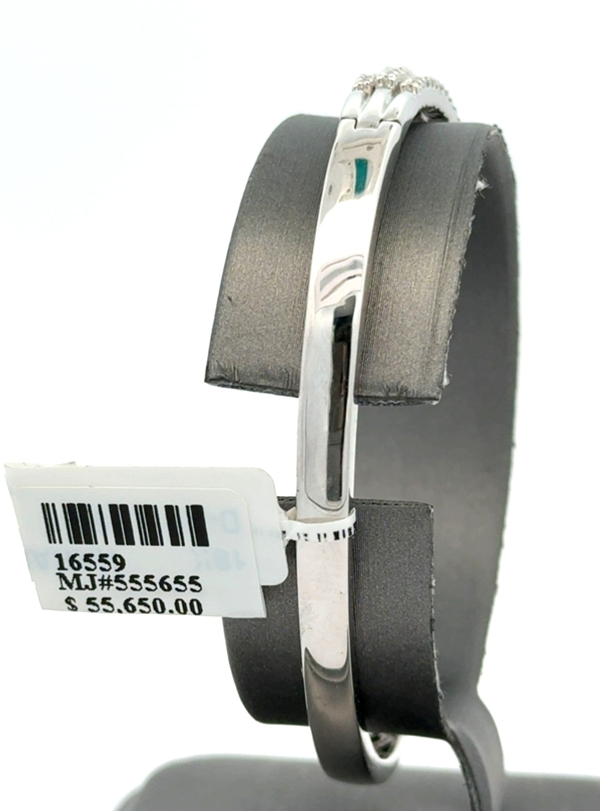 18k White Gold 6.00 CT Diamond Bangle Bracelet, 24.7g, S16559
