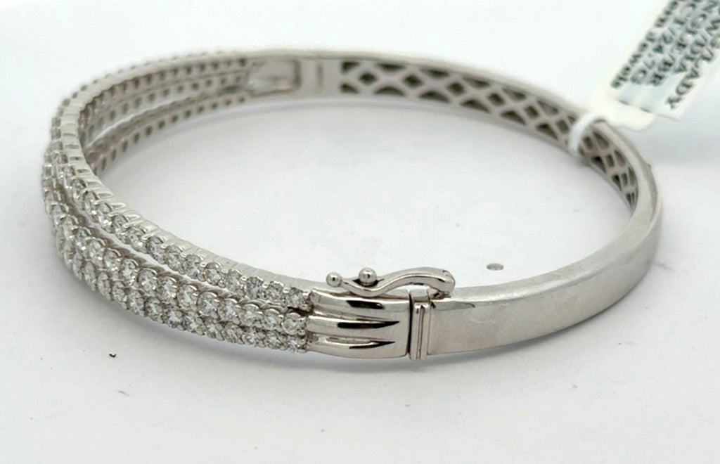 18k White Gold 6.00 CT Diamond Bangle Bracelet, 24.7g, S16559