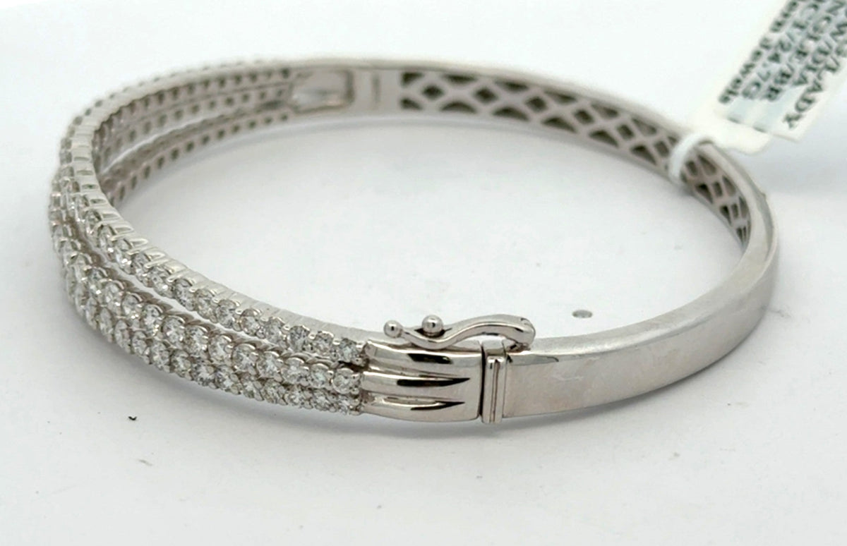18k White Gold 6.00 CT Diamond Bangle Bracelet, 24.7g, S16559